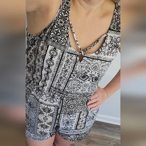 Three Pink Hearts Paisley Shorts Romper. Size L. New Condition.